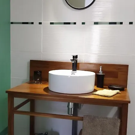 Bed & Breakfast La Maison Des Escargots Blanzay