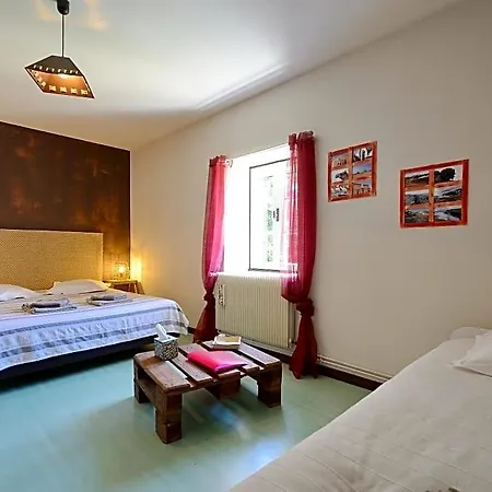 La Maison Des Escargots Nocleg ze śniadaniem 3*