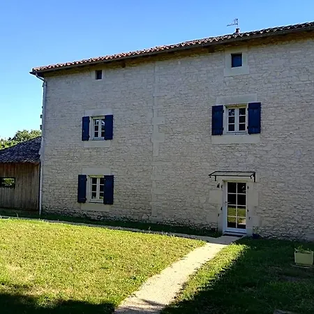 La Maison Des Escargots Nocleg ze śniadaniem Blanzay